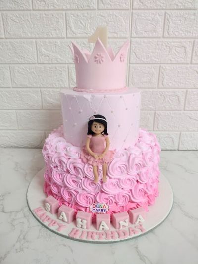 Pink Rose and Tiara Cake